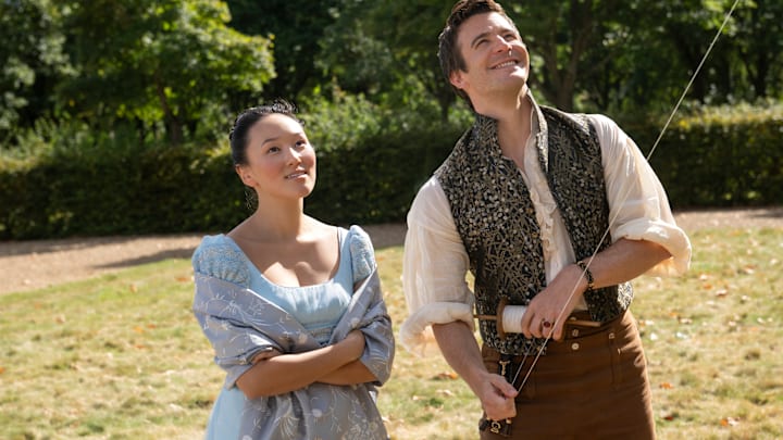 Bridgerton. (L to R) Yerin Ha as Sophie Baek, Luke Thompson as Benedict Bridgerton in episode 403 of Bridgerton