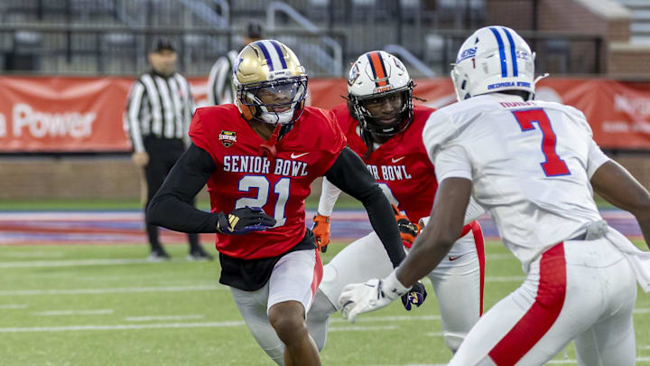 Jan 28, 2026; Mobile, AL, USA; American Team cornerback Ephesians Prysock (21) of Washington works on defense during American Senior Bowl practice at Hancock Whitney Stadium. Mandatory Credit: Vasha Hunt-Imagn Images