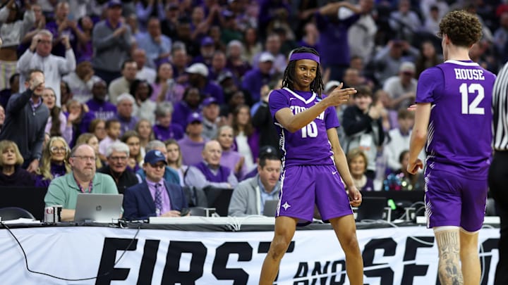 Syracuse basketball, UConn and other heavyweight programs have reached out to Furman guard Alex Wilkins, a 4-star transfer. Syracuse basketball, UConn and other heavyweight programs have reached out to Furman guard Alex Wilkins, a 4-star transfer.