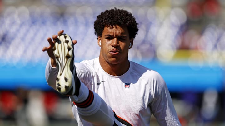 Sep 14, 2025; Baltimore, Maryland, USA; Cleveland Browns defensive end Joe Tryon-Shoyinka (90) warms up. at M&T Bank Stadium. Mandatory Credit: Peter Casey-Imagn Images