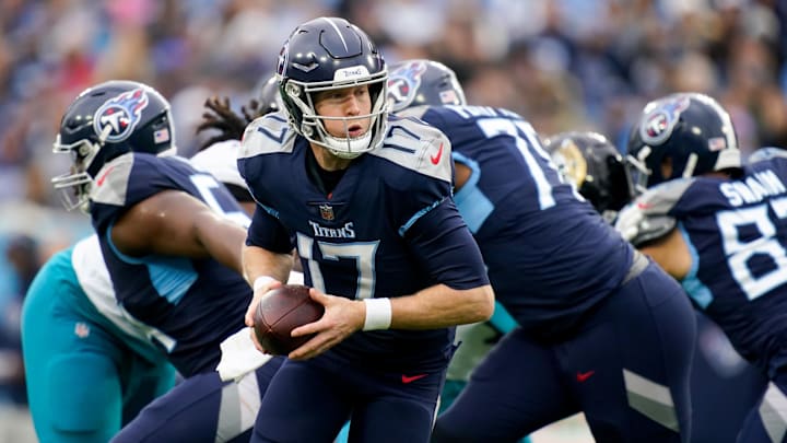 Ryan Tannehill (17) Tennessee Titans
