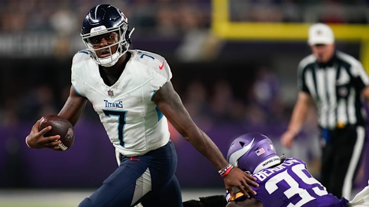 Tennessee Titans quarterback Malik Willis (7)
