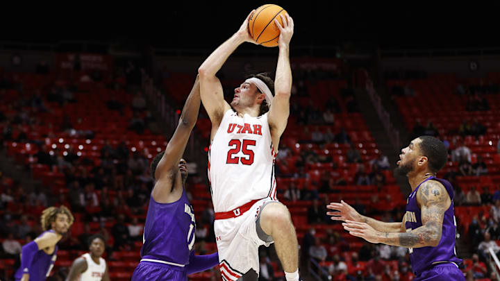 Jan 6, 2022; Salt Lake City, Utah, USA; Utah Utes guard Rollie Worster (25) looks to shoot against