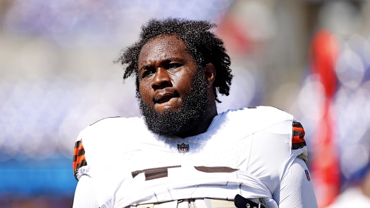 Cleveland Browns offensive tackle Dawand Jones (79)