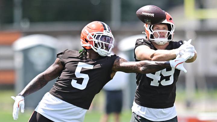 Quincy Williams, left, and Carson Schwesinger