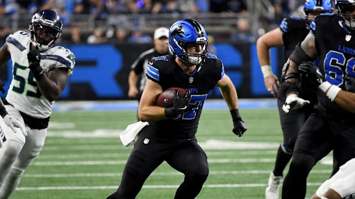 Sep 30, 2024; Detroit, Michigan, USA; Detroit Lions tight end Sam LaPorta (87) runs the ball against the Seattle Seahawks in the fourth quarter at Ford Field. Mandatory Credit: Eamon Horwedel-Imagn Images Sep 30, 2024; Detroit, Michigan, USA; Detroit Lions tight end Sam LaPorta (87) runs the ball against the Seattle Seahawks in the fourth quarter at Ford Field. Mandatory Credit: Eamon Horwedel-Imagn Images