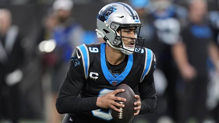 Carolina Panthers quarterback Bryce Young (9) drops back to pass against the Los Angeles Rams Carolina Panthers quarterback Bryce Young (9) drops back to pass against the Los Angeles Rams