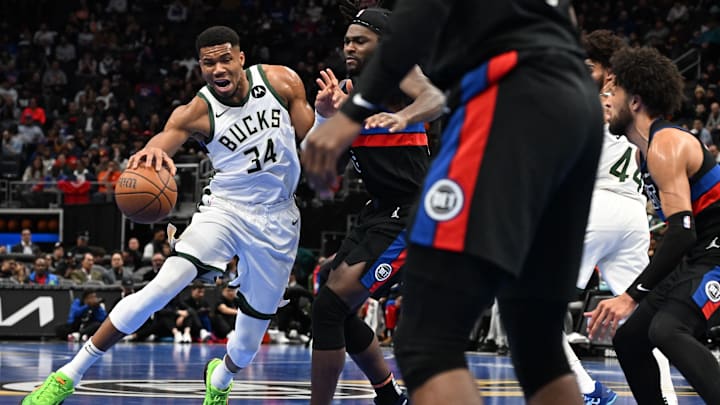 Dec 3, 2024; Detroit, Michigan, USA; Milwaukee Bucks forward Giannis Antetokounmpo (34) drives to the basket against Detroit Pistons center Isaiah Stewart (28) in the first quarter at Little Caesars Arena. Mandatory Credit: Lon Horwedel-Imagn Images Dec 3, 2024; Detroit, Michigan, USA; Milwaukee Bucks forward Giannis Antetokounmpo (34) drives to the basket against Detroit Pistons center Isaiah Stewart (28) in the first quarter at Little Caesars Arena. Mandatory Credit: Lon Horwedel-Imagn Images