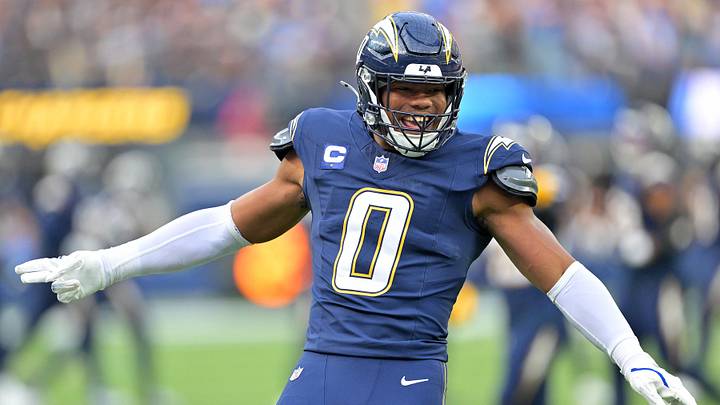 Nov 30, 2025; Inglewood, California, USA; Los Angeles Chargers linebacker Daiyan Henley (0) reacts against the Las Vegas Raiders during the first half at SoFi Stadium. Mandatory Credit: Jayne Kamin-Oncea-Imagn Images Nov 30, 2025; Inglewood, California, USA; Los Angeles Chargers linebacker Daiyan Henley (0) reacts against the Las Vegas Raiders during the first half at SoFi Stadium. Mandatory Credit: Jayne Kamin-Oncea-Imagn Images