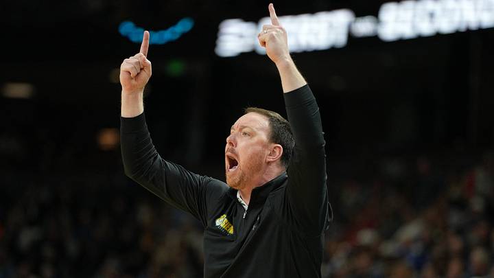 Jack Donohue, a 2027 3-star wing, has committed to Syracuse basketball. His coaches share insights into Donohue's skill set. Jack Donohue, a 2027 3-star wing, has committed to Syracuse basketball. His coaches share insights into Donohue's skill set.
