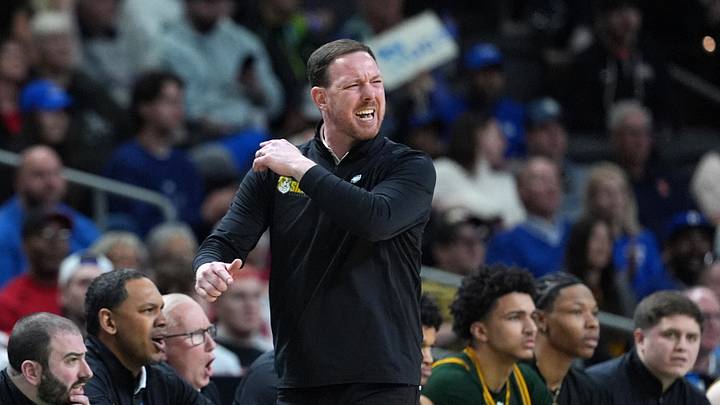 Damian Mojica, a 2028 4-star power forward who visited Syracuse basketball earlier this summer, has moved inside the top 100. Damian Mojica, a 2028 4-star power forward who visited Syracuse basketball earlier this summer, has moved inside the top 100.