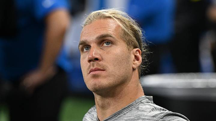 Aug 16, 2025; Detroit, Michigan, USA; Detroit Lions linebacker Alex Anzalone (34) watches the action from the bench during their preseason game against the Miami Dolphins at Ford Field. Mandatory Credit: Lon Horwedel-Imagn Images Aug 16, 2025; Detroit, Michigan, USA; Detroit Lions linebacker Alex Anzalone (34) watches the action from the bench during their preseason game against the Miami Dolphins at Ford Field. Mandatory Credit: Lon Horwedel-Imagn Images