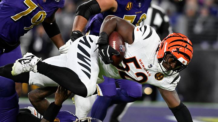 Nov 27, 2025; Baltimore, Maryland, USA; Cincinnati Bengals defensive end Cedric Johnson (52) recovers a fumble against the Baltimore Ravens during the first half at M&T Bank Stadium. Mandatory Credit: Tommy Gilligan-Imagn Images Nov 27, 2025; Baltimore, Maryland, USA; Cincinnati Bengals defensive end Cedric Johnson (52) recovers a fumble against the Baltimore Ravens during the first half at M&T Bank Stadium. Mandatory Credit: Tommy Gilligan-Imagn Images