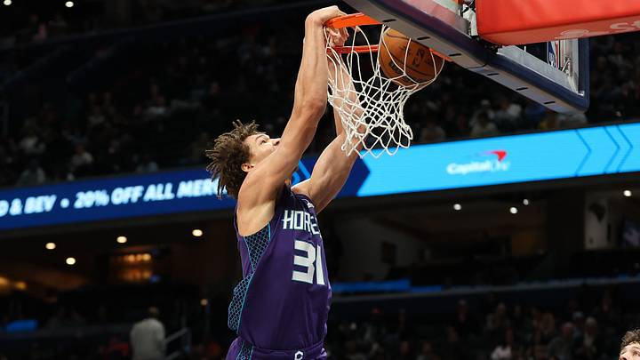 Charlotte Hornets forward Tidjane Salaun (31) dunks during the second half Charlotte Hornets forward Tidjane Salaun (31) dunks during the second half