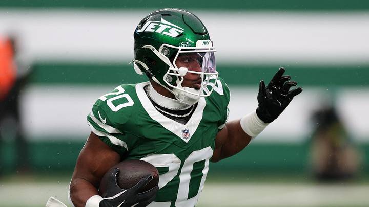New York Jets running back Breece Hall (20) is expected to have a huge season in 2026 for fantasy football managers. Vincent Carchietta-Imagn Images