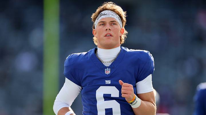 Dec 21, 2025; East Rutherford, New Jersey, USA; New York Giants quarterback Jaxson Dart (6) practices before the game against the Minnesota Vikings at MetLife Stadium. Dec 21, 2025; East Rutherford, New Jersey, USA; New York Giants quarterback Jaxson Dart (6) practices before the game against the Minnesota Vikings at MetLife Stadium.