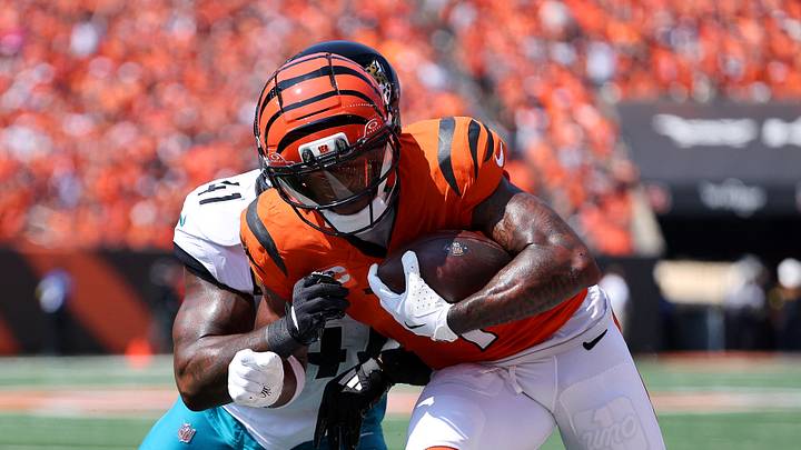Sep 14, 2025; Cincinnati, Ohio, USA; Cincinnati Bengals wide receiver Ja'Marr Chase (1) runs with the football during the first quarter against the Jacksonville Jaguars at Paycor Stadium. Mandatory Credit: Joseph Maiorana-Imagn Images Sep 14, 2025; Cincinnati, Ohio, USA; Cincinnati Bengals wide receiver Ja'Marr Chase (1) runs with the football during the first quarter against the Jacksonville Jaguars at Paycor Stadium. Mandatory Credit: Joseph Maiorana-Imagn Images