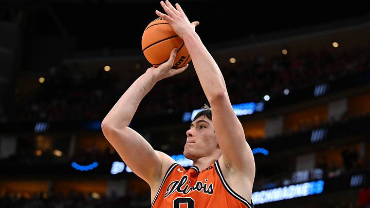 Mar 26, 2026; Houston, TX, USA; Illinois Fighting Illini forward David Mirkovic (0) shoots the ball against the Houston Cougars in the second half during a Sweet Sixteen game of the South Regional of the men's 2026 NCAA Tournament at Toyota Center. Mar 26, 2026; Houston, TX, USA; Illinois Fighting Illini forward David Mirkovic (0) shoots the ball against the Houston Cougars in the second half during a Sweet Sixteen game of the South Regional of the men's 2026 NCAA Tournament at Toyota Center.