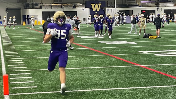 Baron Naone makes a fall camp reception in Dempsey Indoor. 