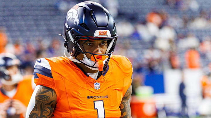 September 14, 2025: Denver Broncos tight end Evan Engram (1) during pregame of NFL, American Football Herren, USA game action against the Indianapolis Colts at Lucas Oil Stadium in Indianapolis, Indiana. September 14, 2025: Denver Broncos tight end Evan Engram (1) during pregame of NFL, American Football Herren, USA game action against the Indianapolis Colts at Lucas Oil Stadium in Indianapolis, Indiana.