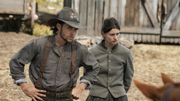 The Abandons'ın 101. Bölümünde Elias Teller rolünde Nick Robinson ve Dahlia Teller rolünde Diana Silvers The Abandons'ın 101. Bölümünde Elias Teller rolünde Nick Robinson ve Dahlia Teller rolünde Diana Silvers