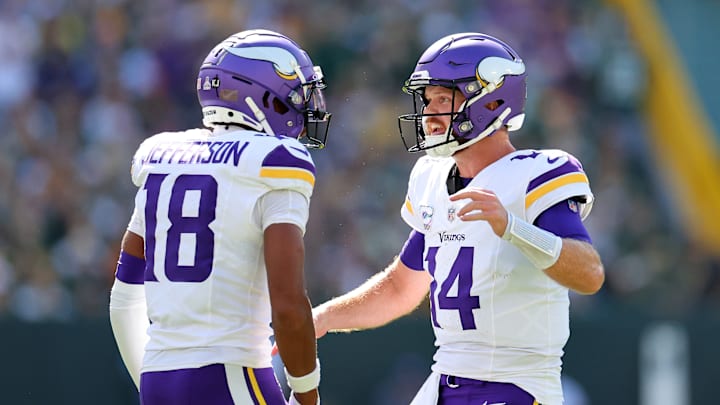 Minnesota Vikings v Green Bay Packers