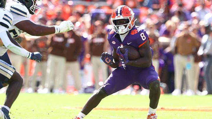 Oct 17, 2026; Clemson, South Carolina, USA; Clemson Tigers running back Gideon Davidson (8) runs the ball during the third quarter against Charleston Southern Buccaneers at Memorial Stadium. Mandatory Credit: Ashley Tumlin-Imagn Images Oct 17, 2026; Clemson, South Carolina, USA; Clemson Tigers running back Gideon Davidson (8) runs the ball during the third quarter against Charleston Southern Buccaneers at Memorial Stadium. Mandatory Credit: Ashley Tumlin-Imagn Images