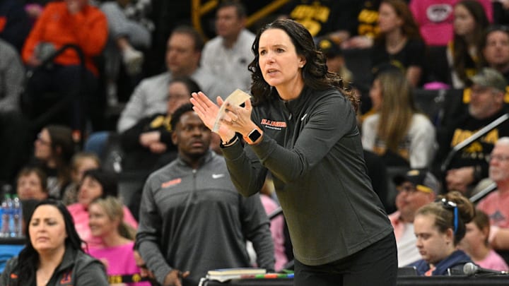 Feb 25, 2024; Iowa City, Iowa, USA; Illinois Fighting Illini head coach Shauna Green reacts against the Iowa Hawkeyes during the fourth quarter at Carver-Hawkeye Arena. Mandatory Credit: Jeffrey Becker-Imagn Images
