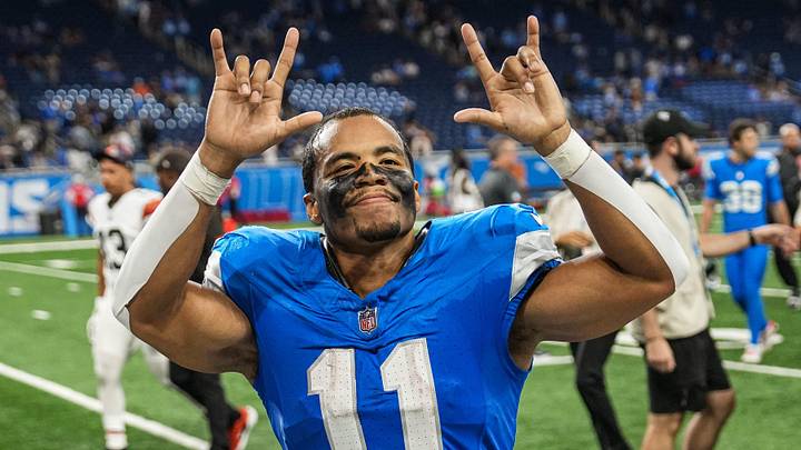 Detroit Lions wide receiver Kalif Raymond (11) runs off the field after 34-10 win over Cleveland Browns at Ford Field in Detroit on Sunday, Sept. 28, 2025.