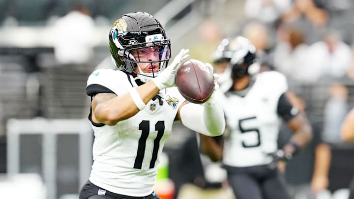 Jacksonville Jaguars wide receiver Parker Washington (11) warms up before the game against the Las Vegas Raiders at Allegiant Stadium. 