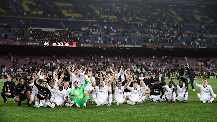 Die Eintracht feiert den Einzug ins Halbfinale