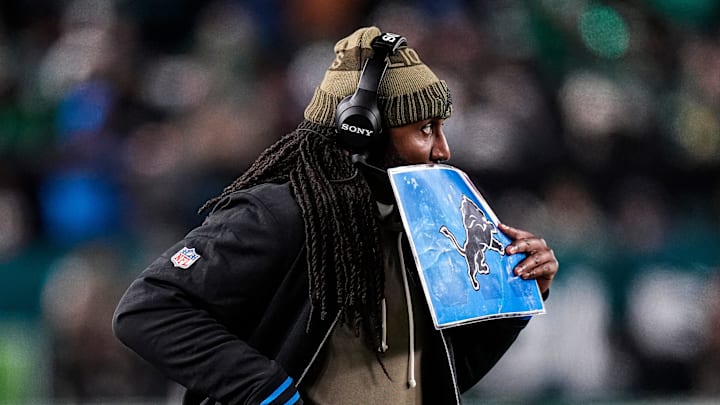 Detroit Lions defensive coordinator Kelvin Sheppard watches a play against Philadelphia Eagles during the second half at Lincoln Financial Field in Philadelphia on Sunday, November 16, 2025.