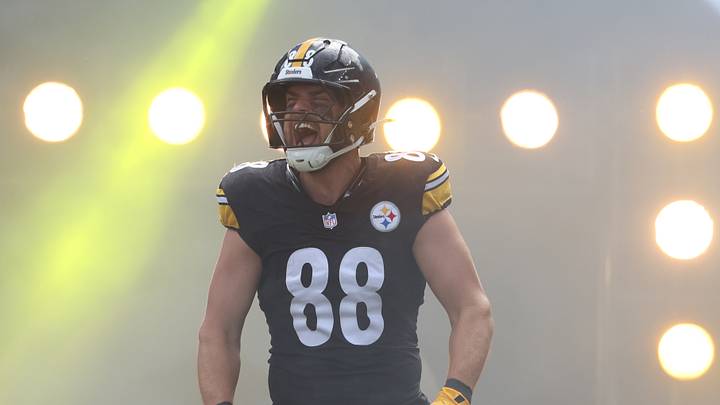 Sep 27, 2026; Pittsburgh, Pennsylvania, USA; Pittsburgh Steelers tight end Pat Freiermuth (88) is introduced before a game against the Cincinnati Bengals at Acrisure Stadium. Mandatory Credit: Charles LeClaire-Imagn Images Sep 27, 2026; Pittsburgh, Pennsylvania, USA; Pittsburgh Steelers tight end Pat Freiermuth (88) is introduced before a game against the Cincinnati Bengals at Acrisure Stadium. Mandatory Credit: Charles LeClaire-Imagn Images