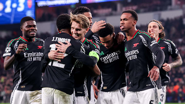 Arsenal pummeled PSV Eindhoven in the first leg of the Champions League round of 16.