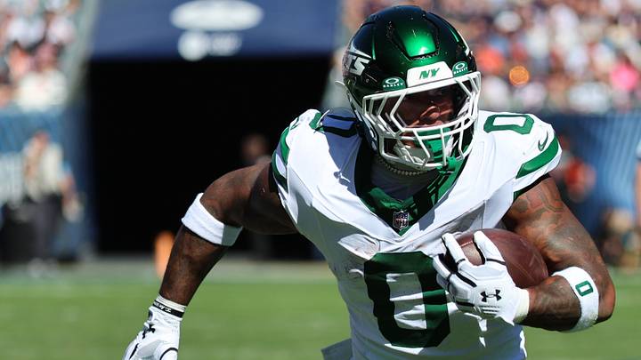 New York Jets running back Braelon Allen (0) rushes the ball against the Chicago Bears at Soldier Field. 