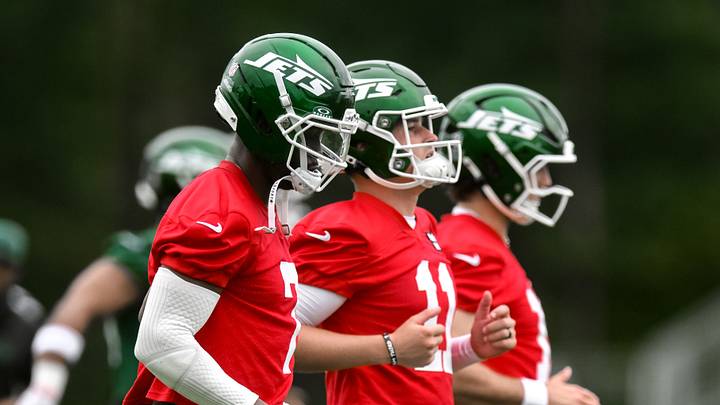 Jul 29, 2026; Florham Park, NJ, USA; New York Jets quarterbacks Geno Smith (7), Bailey Zappe (11) and Cade Klubnik (10) warm up during training camp at Atlantic Health Jets Training Center. Mandatory Credit: John Jones-Imagn Images Jul 29, 2026; Florham Park, NJ, USA; New York Jets quarterbacks Geno Smith (7), Bailey Zappe (11) and Cade Klubnik (10) warm up during training camp at Atlantic Health Jets Training Center. Mandatory Credit: John Jones-Imagn Images