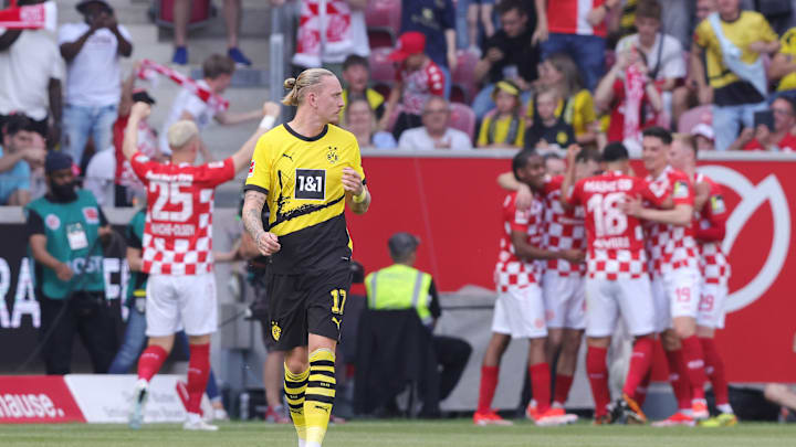 1. FSV Mainz 05 v Borussia Dortmund - Bundesliga