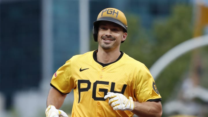 Jul 5, 2024; Pittsburgh, Pennsylvania, USA;  Pittsburgh Pirates designated hitter Bryan Reynolds (10) circles the bases on a two run home run against the New York Mets during the fifth inning at PNC Park. Mandatory Credit: Charles LeClaire-USA TODAY Sports