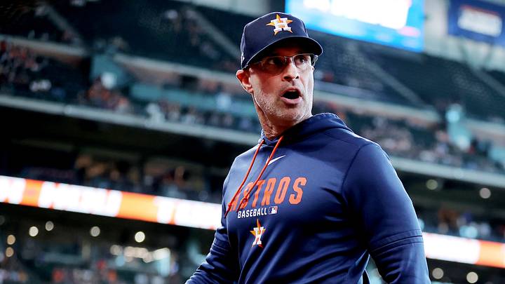Astros manager Joe Espada (19) walks to the dugout after being ejected. Credit: Erik Williams-Imagn Images