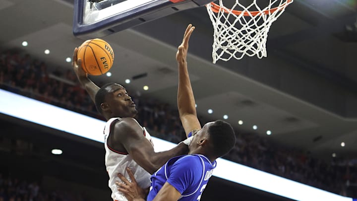 Feb 17, 2024; Auburn, Alabama, USA; Auburn Tigers forward Jaylin Williams (2) goes up against