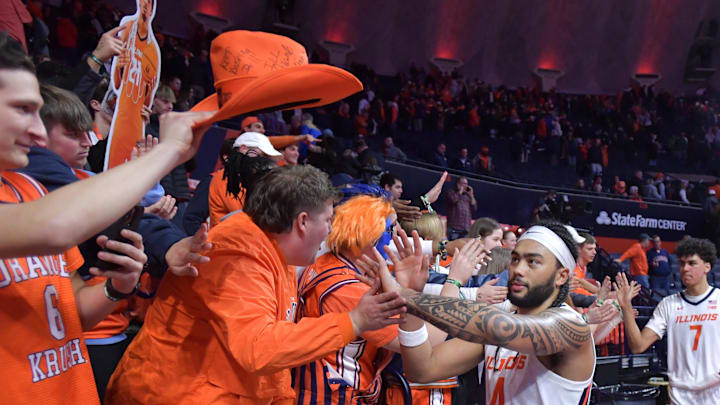 Feb 11, 2025; Champaign, Illinois, USA; Illinois Fighting Illini guard Kylan Boswell (4) and teammates get a hand from the fans after a win over the UCLA Bruins at State Farm Center. Mandatory Credit: Ron Johnson-Imagn Images Feb 11, 2025; Champaign, Illinois, USA; Illinois Fighting Illini guard Kylan Boswell (4) and teammates get a hand from the fans after a win over the UCLA Bruins at State Farm Center. Mandatory Credit: Ron Johnson-Imagn Images