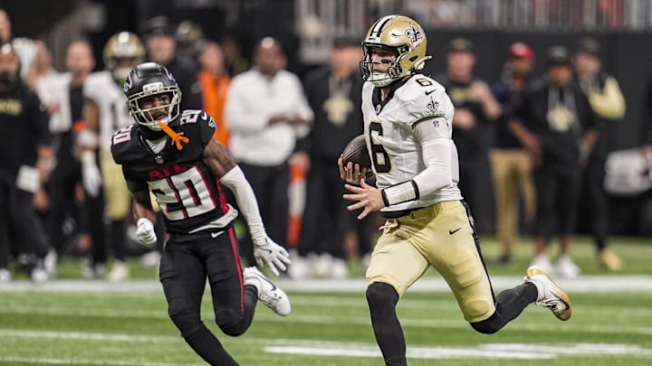 Jan 4, 2026; Atlanta, Georgia, USA; New Orleans Saints quarterback Tyler Shough (6) runs the ball during the game against the Atlanta Falcons during the second half at Mercedes-Benz Stadium. Mandatory Credit: Dale Zanine-Imagn Images