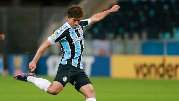 O volante Tricolor teve a chance de abrir o placar no Moisés Lucarelli