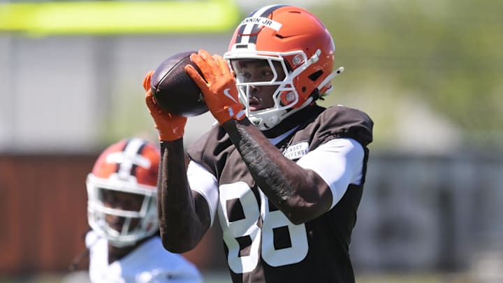 May 9, 2025; Berea, OH, USA; Cleveland Browns tight end Harold Fannin Jr. (88) catches a pass during rookie minicamp at CrossCountry Mortgage Campus. Mandatory Credit: Ken Blaze-Imagn Images