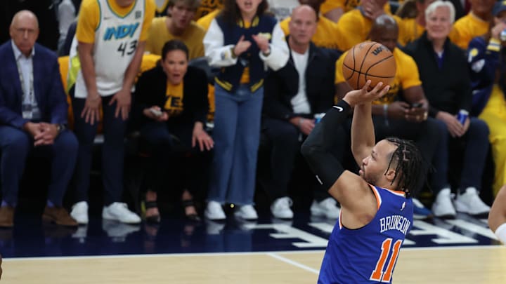 New York Knicks guard Jalen Brunson shoots a layup during the first quarter against the Indiana Pacers. Mandatory Credit: Trevor Ruszkowski-Imagn Images