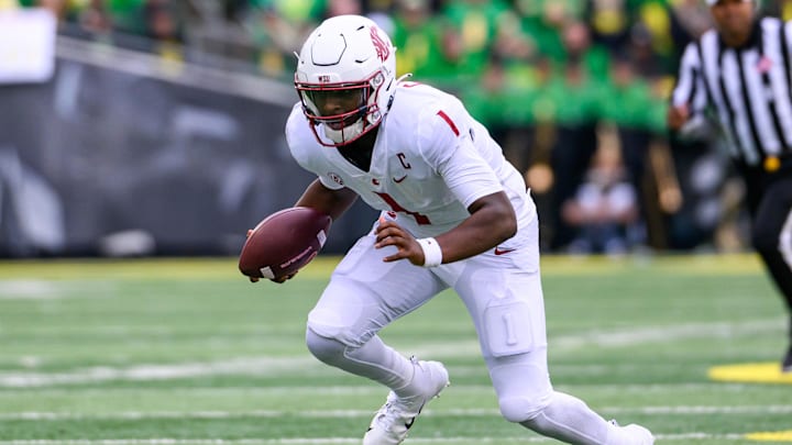 Oct 21, 2023; Eugene, Oregon, USA; Washington State Cougars quarterback Cameron Ward (1) runs the