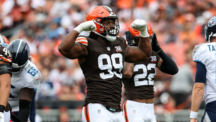 Tennessee Titans v Cleveland Browns