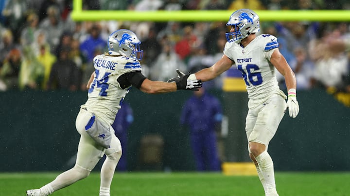 Alex Anzalone (34), Jack Campbell (46)