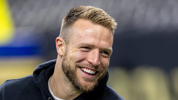 Oct 17, 2024; New Orleans, Louisiana, USA; New Orleans Saints tight end Taysom Hill (7) during the warmups before the game against the Denver Broncos at Caesars Superdome. Mandatory Credit: Stephen Lew-Imagn Images Oct 17, 2024; New Orleans, Louisiana, USA; New Orleans Saints tight end Taysom Hill (7) during the warmups before the game against the Denver Broncos at Caesars Superdome. Mandatory Credit: Stephen Lew-Imagn Images