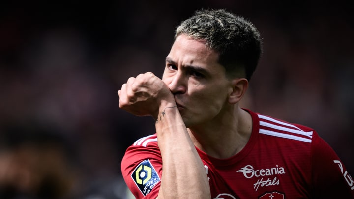 Martin Satriano se rapprocherait d'un retour en Ligue 1.